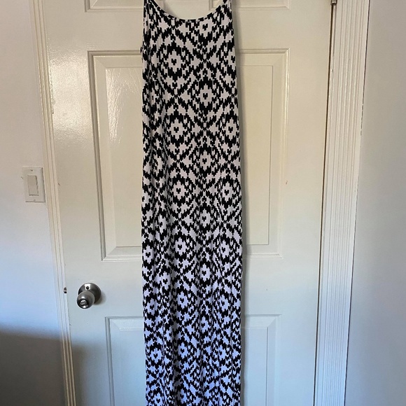 Long Black & White Dress - Picture 2 of 2